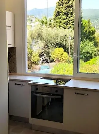 Lägenhet La Casetta Delle Rondini